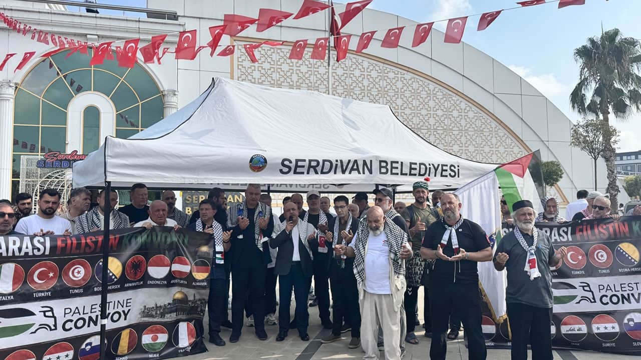 Foto - Üç gün konakladığı Sakarya’dan dualarla uğurlandı! Yolun açık olsun Filistin Konvoyu