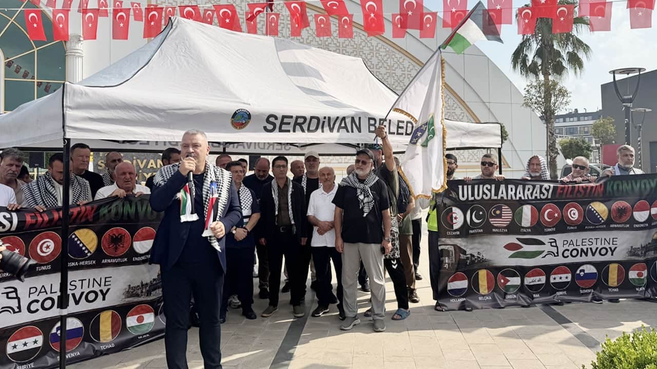 Foto - Üç gün konakladığı Sakarya’dan dualarla uğurlandı! Yolun açık olsun Filistin Konvoyu