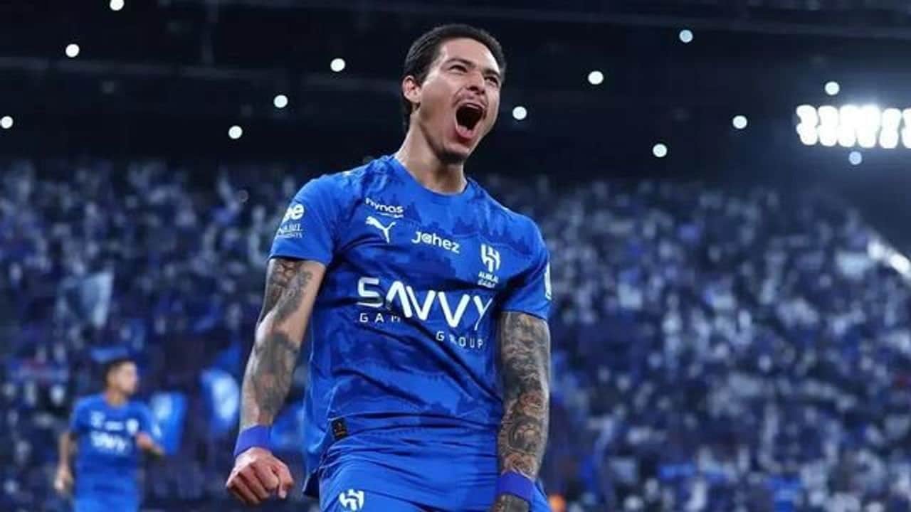 Foto - Uçak kalktı geliyor! Trabzonspor bir yıldız golcüyü daha getiriyor