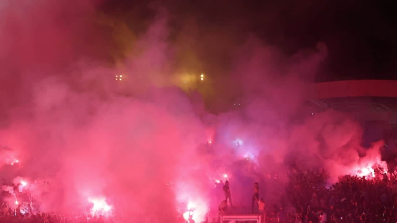 Foto - Ünlü futbolcu Trabzon kentini ayağa kaldırdı: Salah maaşını ilk geceden çıkardı