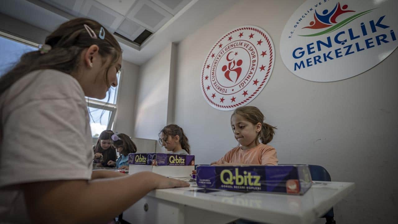 Foto - Uzay çadırında gökyüzünü keşfediyorlar! Çocukların bilim merakı artıyor