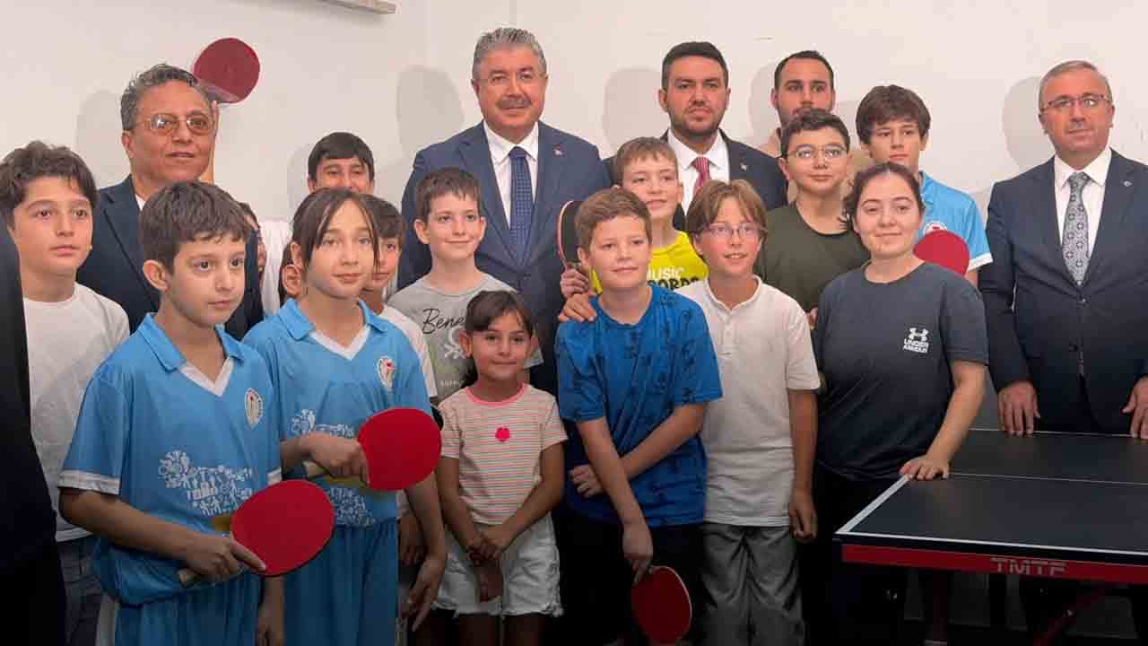 Foto - Vali Yılmaz'dan TÜGVA Yaz Okulu'na anlamlı ziyaret!