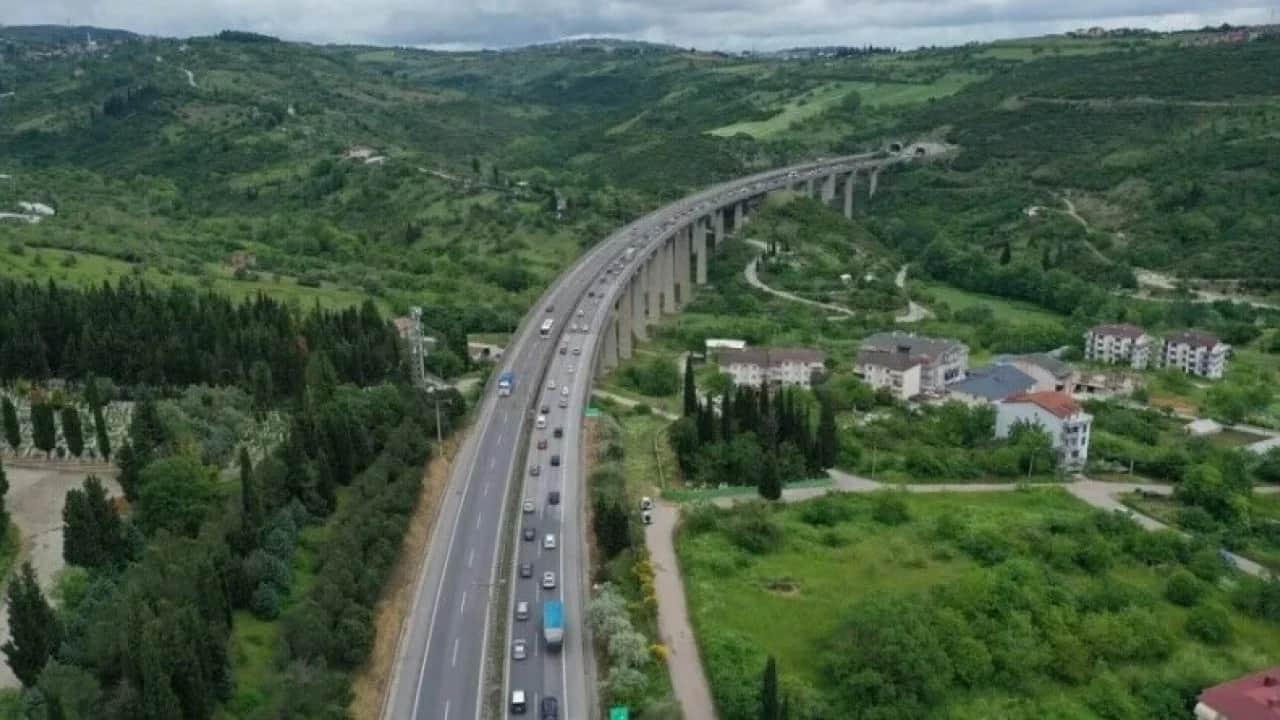 Valilik duyurdu: Anadolu Otoyolu’nun İstanbul yönü trafiğe kapatılacak