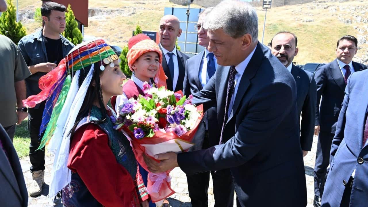 Foto - Van'da dokuz gün sürecek kültür, sanat ve lezzet şöleni başladı...