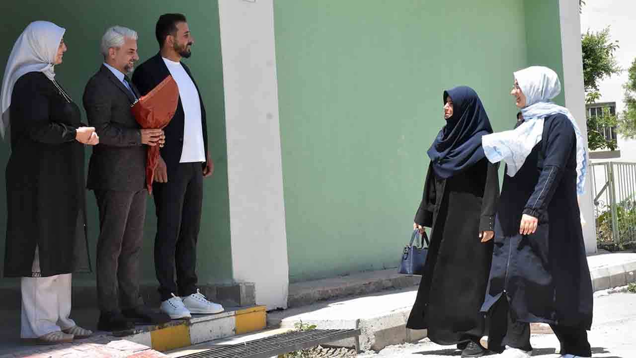Foto - Van'dan İstanbul'a 'tıp' için gelecek: LGS şampiyonunun hedefi Kartal Anadolu İHL
