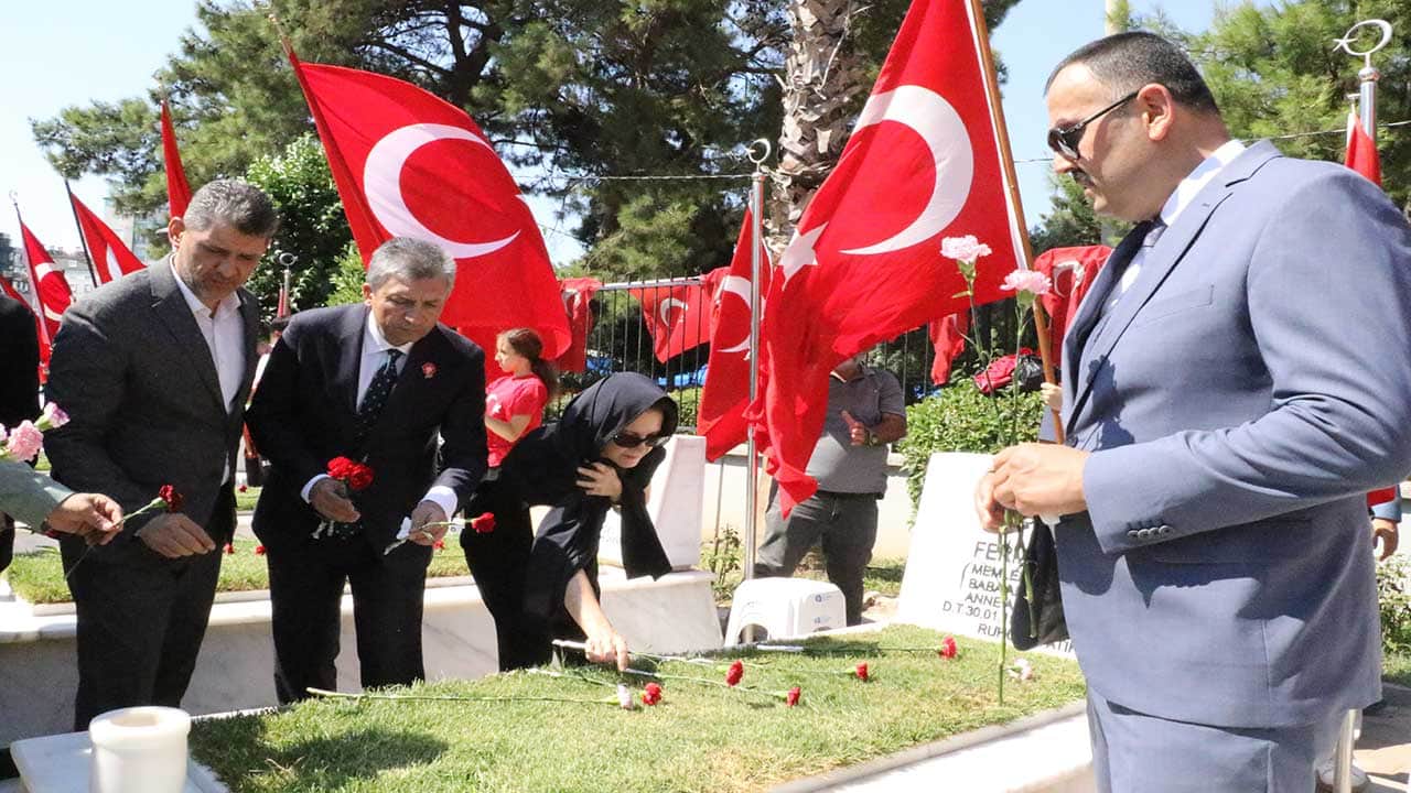 Foto - Vatan hainlerine karşı göğsünü siper etmişti! 15 Temmuz kahramanı Muhammet Oğuz Kılınç kabri başında dualarla anıldı!