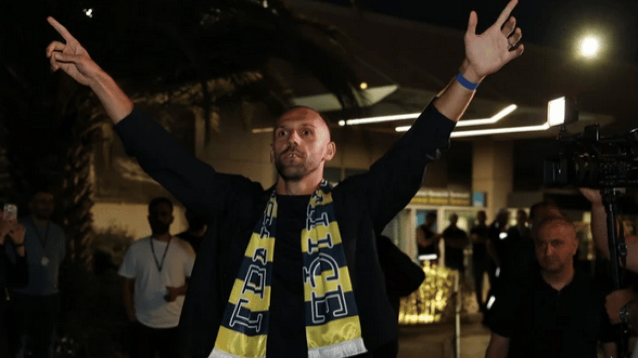 Foto - Vedat Muriç, 3 yıllığına Fenerbahçe'de