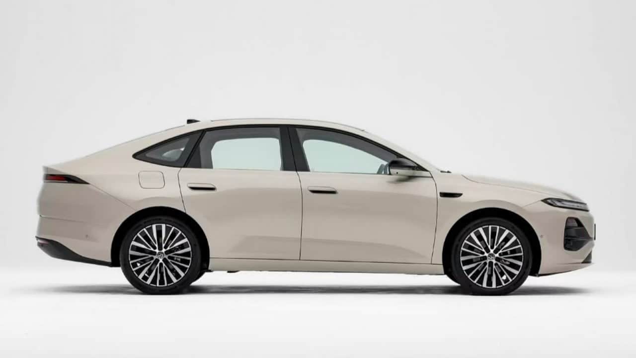 Foto - Volkswagen’den yakıt cimrisi otomobil!