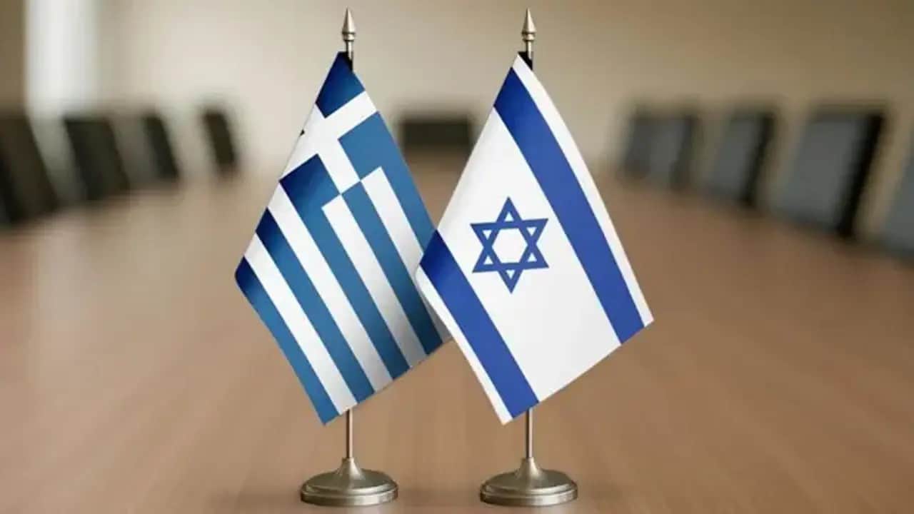 Foto - Yanis Varoufakis: Biz Türk füzelerini düşürünce Türkiye iki katı füze fırlatacak, bu kime yarayacak