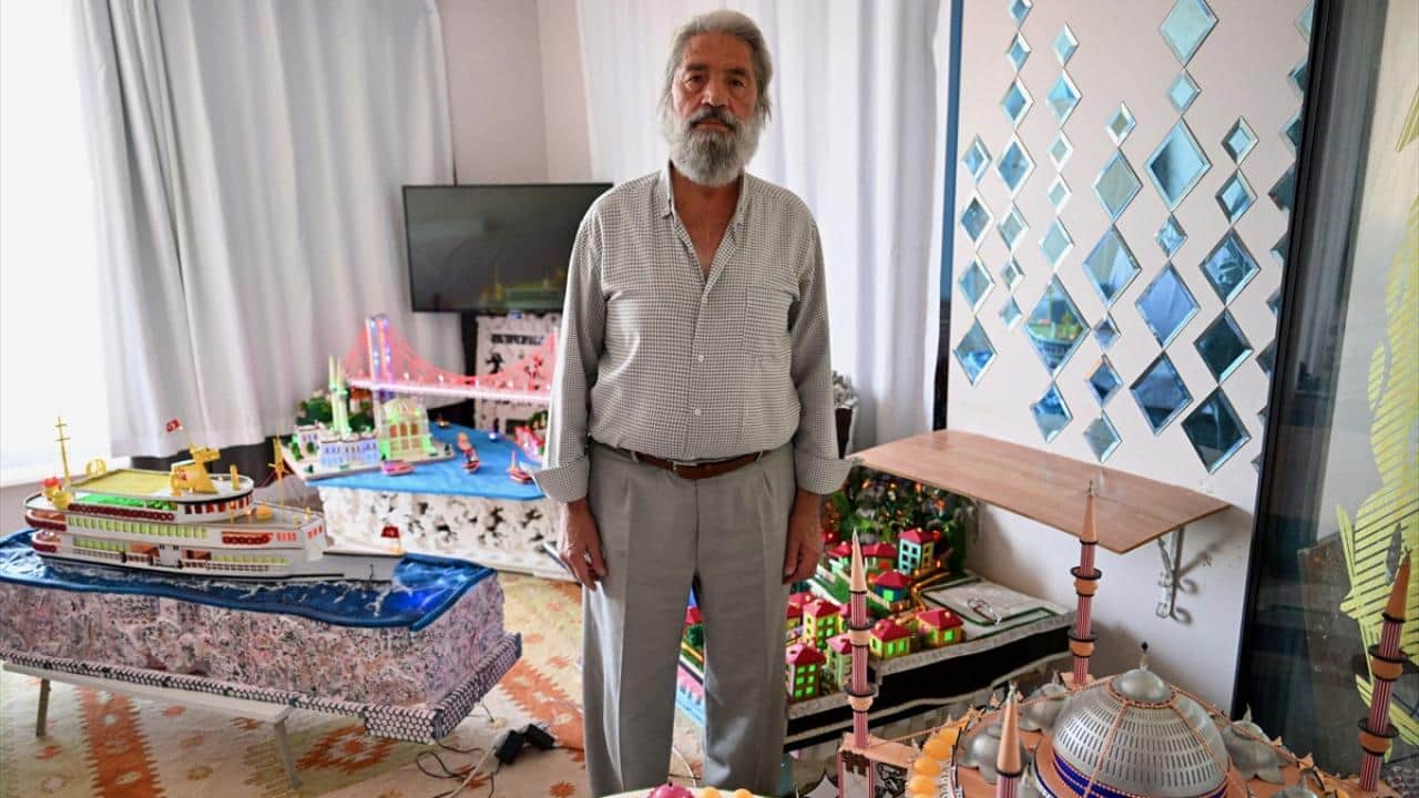 Foto - Yarım kalan mimarlık hayalini maketlerle yeniden inşa ediyor: Allahutaala'ya bir kulluk vazifesi olduğunu düşündüm