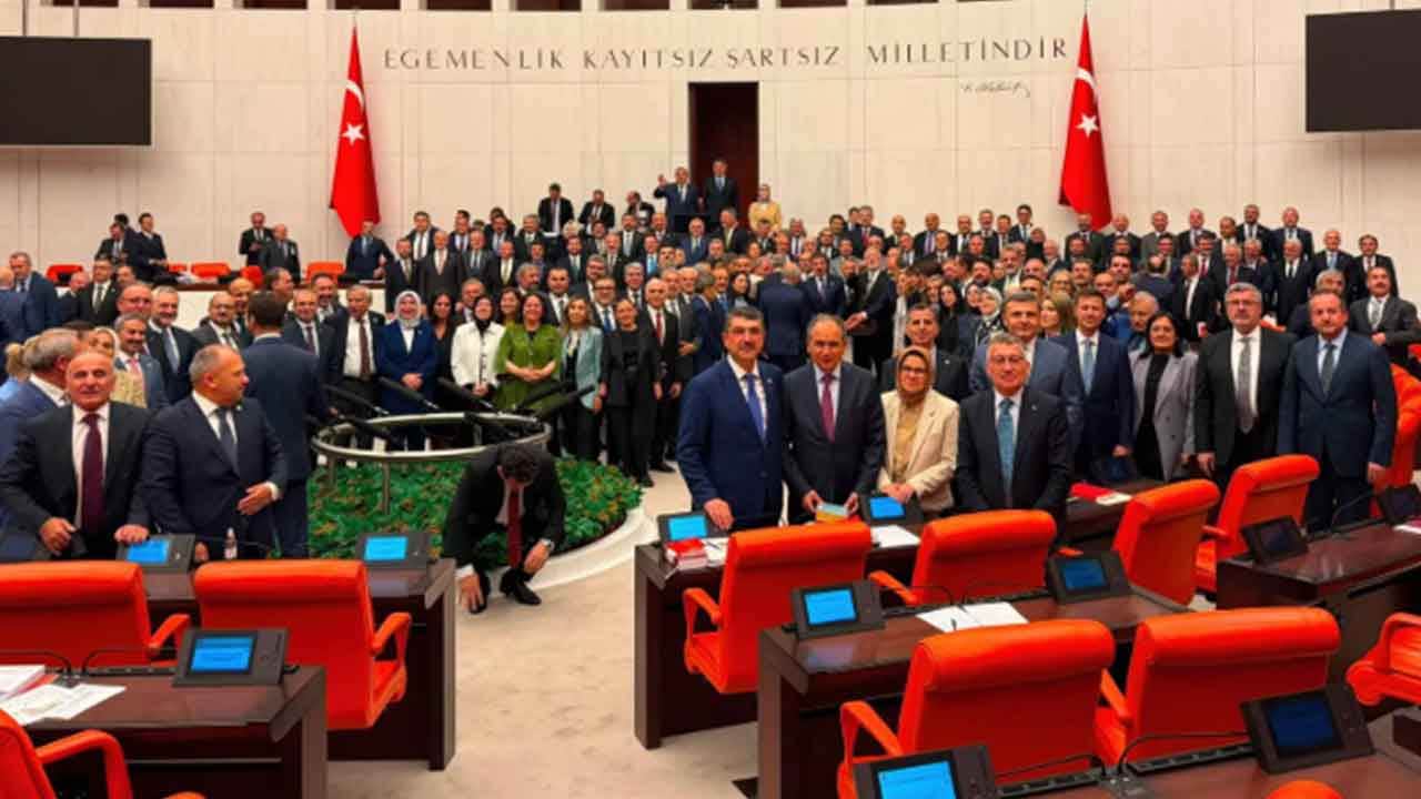 Foto - Yasa tamam, peki Demirtaş’ın durumu ne olacak? DEM tahliye için tarih bile verdi