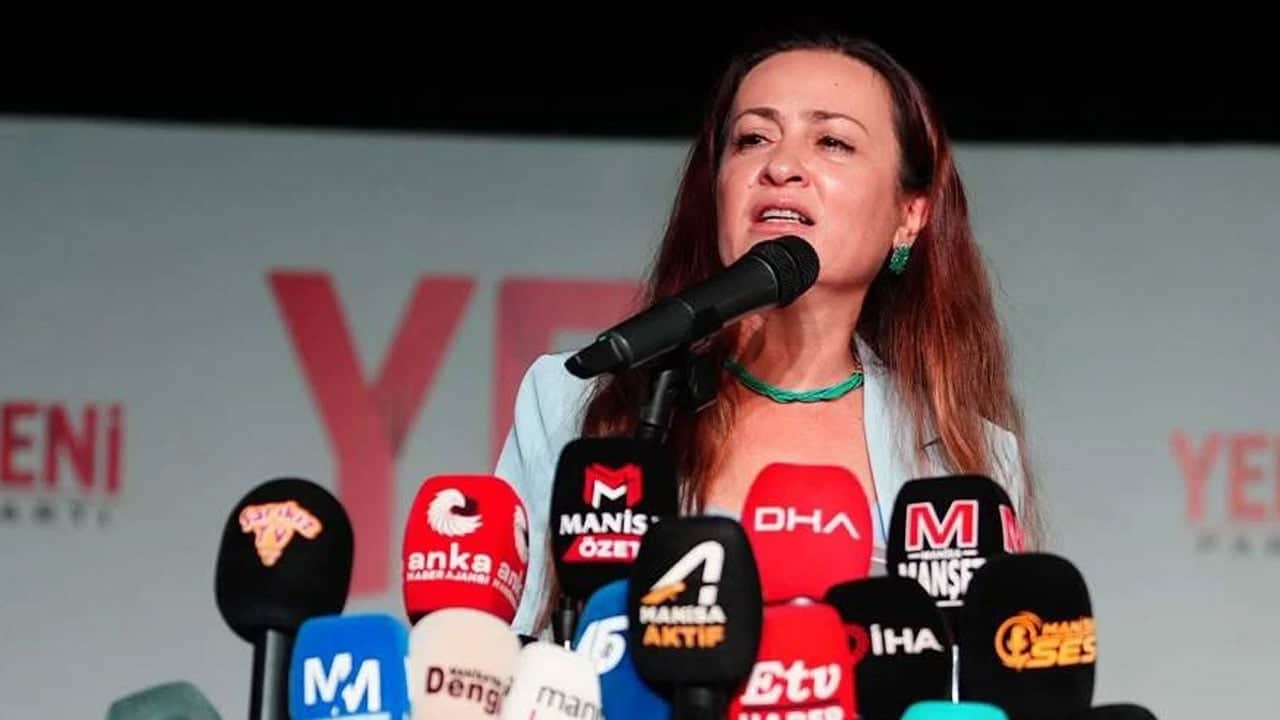 Foto - Yeni partili başkan suçu eşine attı! ‘Benim o kadar param yok’