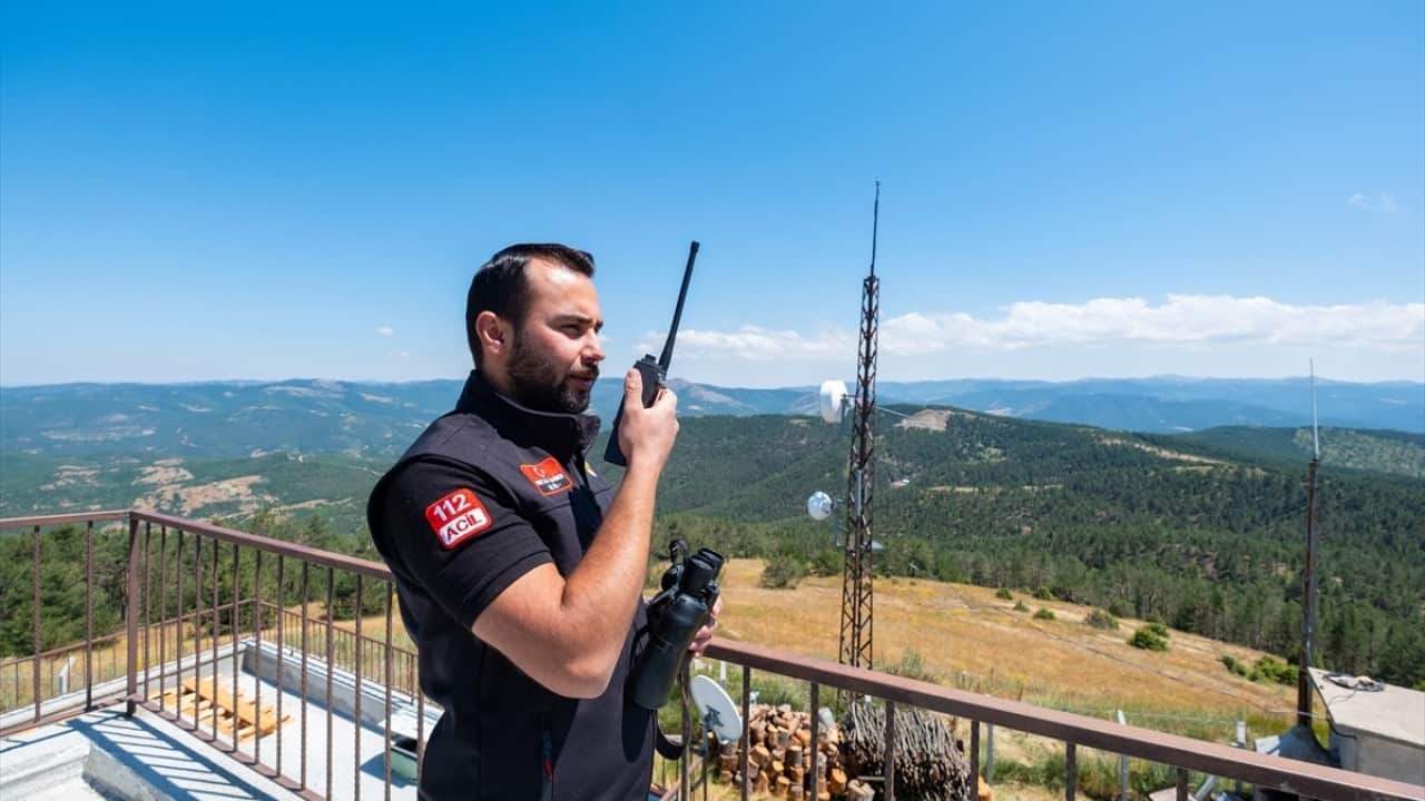 Foto - Yeşil vatan için gözlerini kırpmıyorlar Ormanın gözleri 7 gün 24 saat yangın nöbetinde
