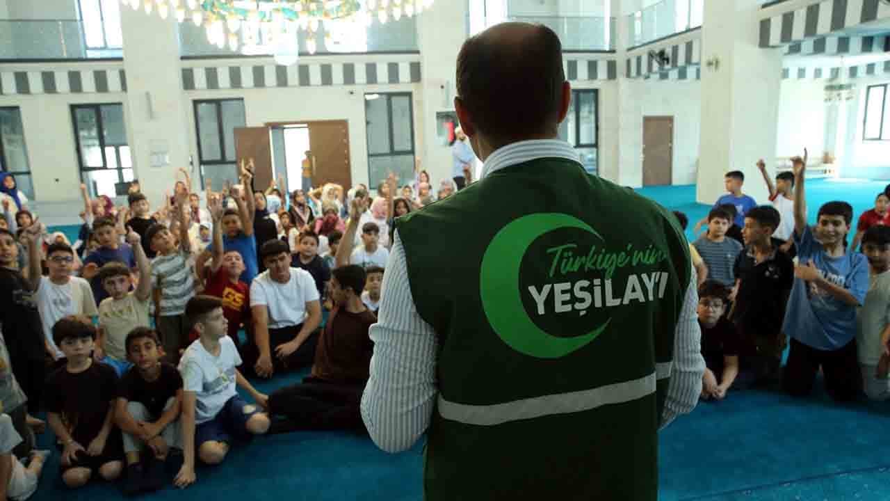 Yeşilay, gençleri bilinçlendirmek için seferber oldu: Kur'an kurslarında bağımlılık eğitimi 