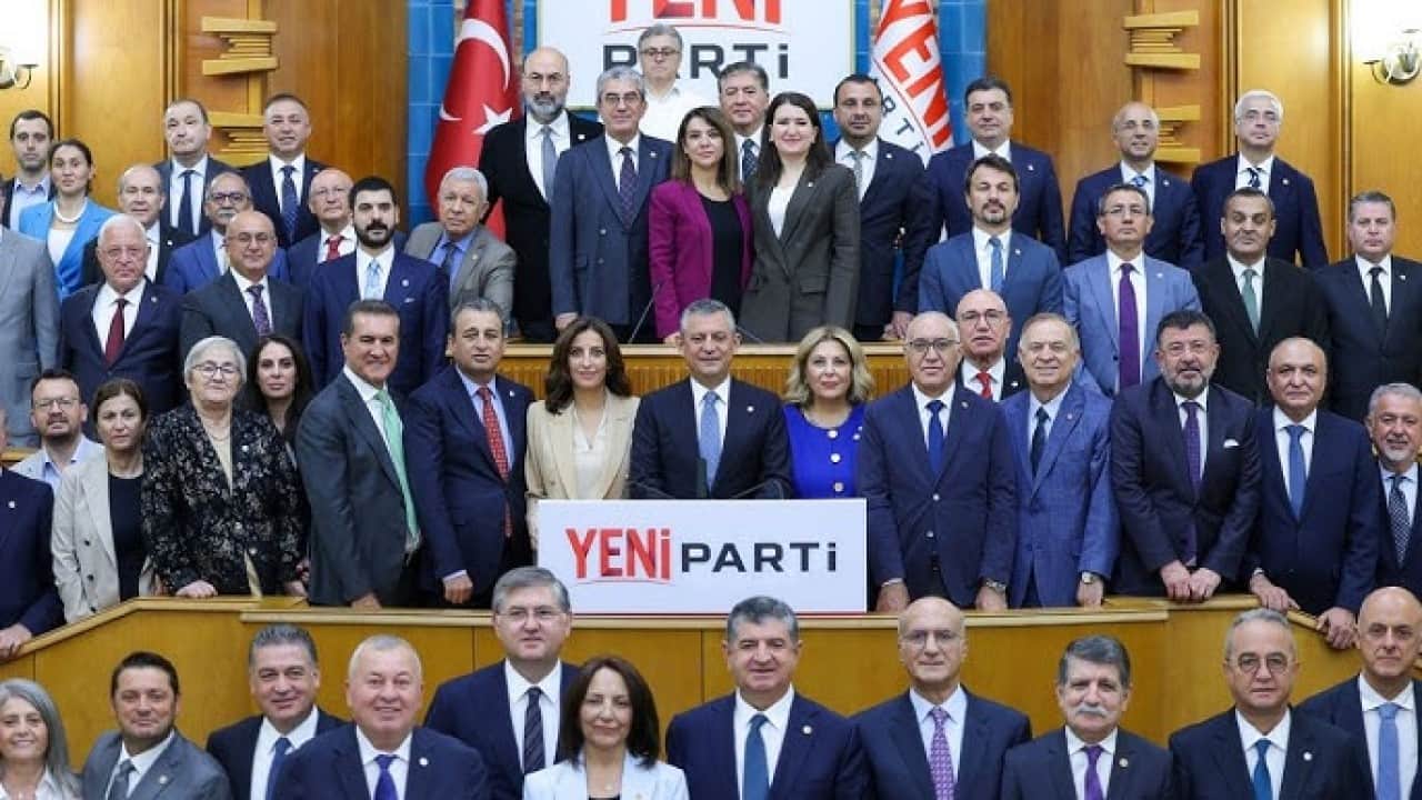 Foto - Yine yaptı yapacağını: Melih Gökçek'ten 1 lira 3 kuruşluk bağış