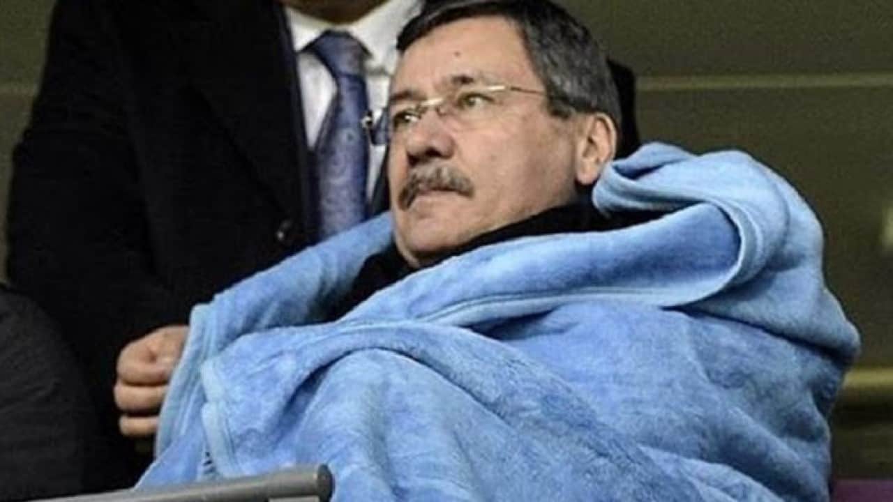 Foto - Yine yaptı yapacağını: Melih Gökçek'ten 1 lira 3 kuruşluk bağış