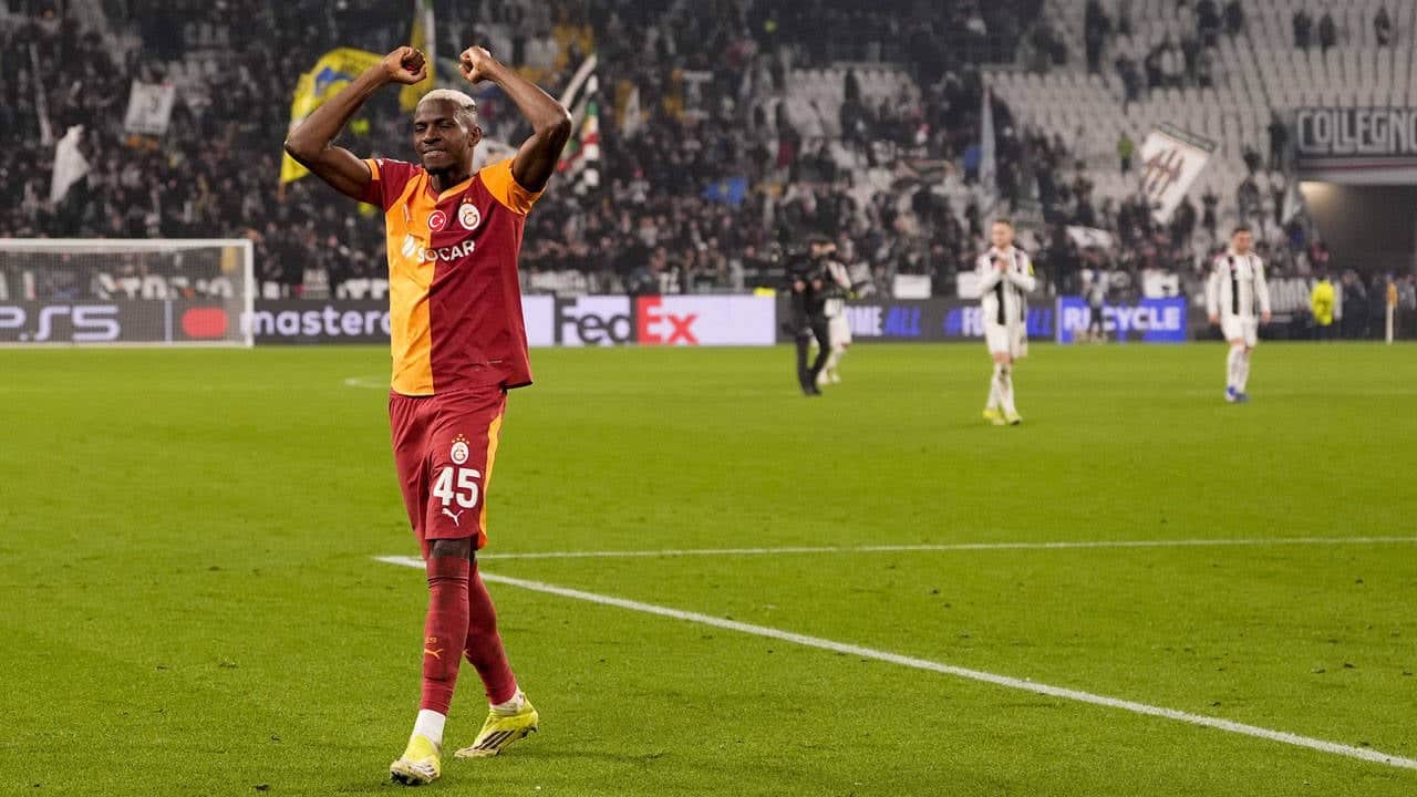 Foto - Yok artık daha neler Salah! Ayağının tozuyla Osimhen’i solladı, adını Süper Lig tarihine yazdırdı