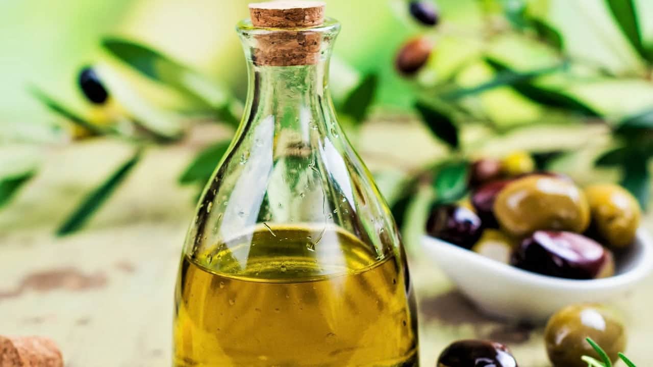 Foto - Yoksa en sağlıklı seçenek değil mi? Her yemeğe zeytinyağı koyanlar dikkat