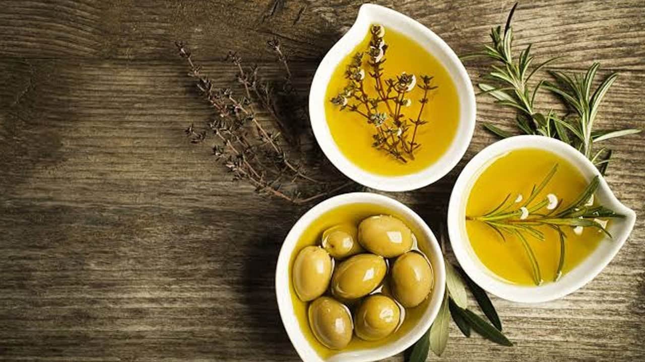 Foto - Yoksa en sağlıklı seçenek değil mi? Her yemeğe zeytinyağı koyanlar dikkat