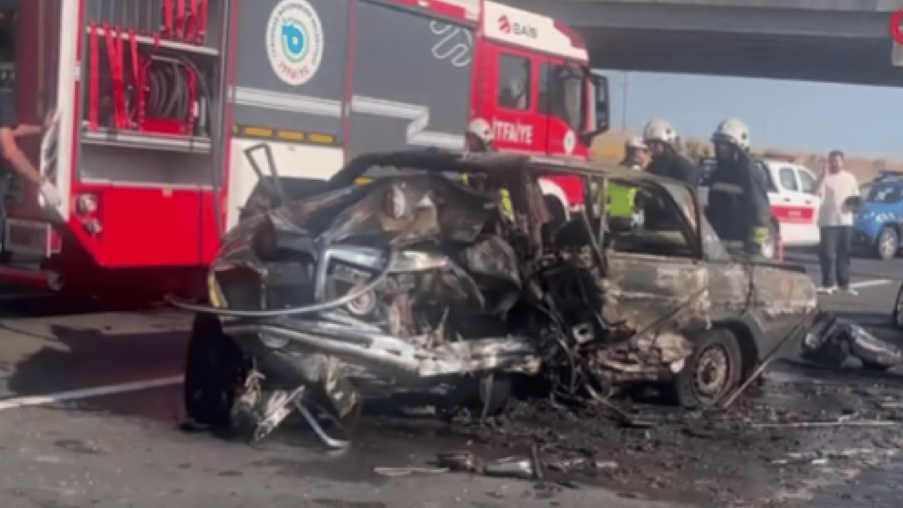 Foto - Yol çalışması felaket getirdi: Araçta sıkışan sürücü yanarak can verdi! 