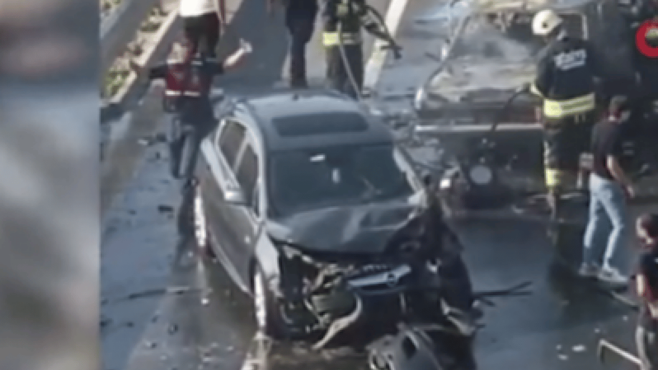 Foto - Yol çalışması felaket getirdi: Araçta sıkışan sürücü yanarak can verdi! 