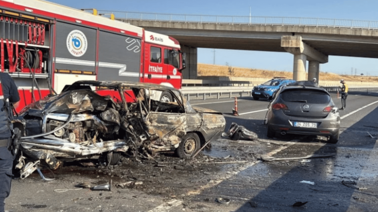 Foto - Yol çalışması felaket getirdi: Araçta sıkışan sürücü yanarak can verdi! 