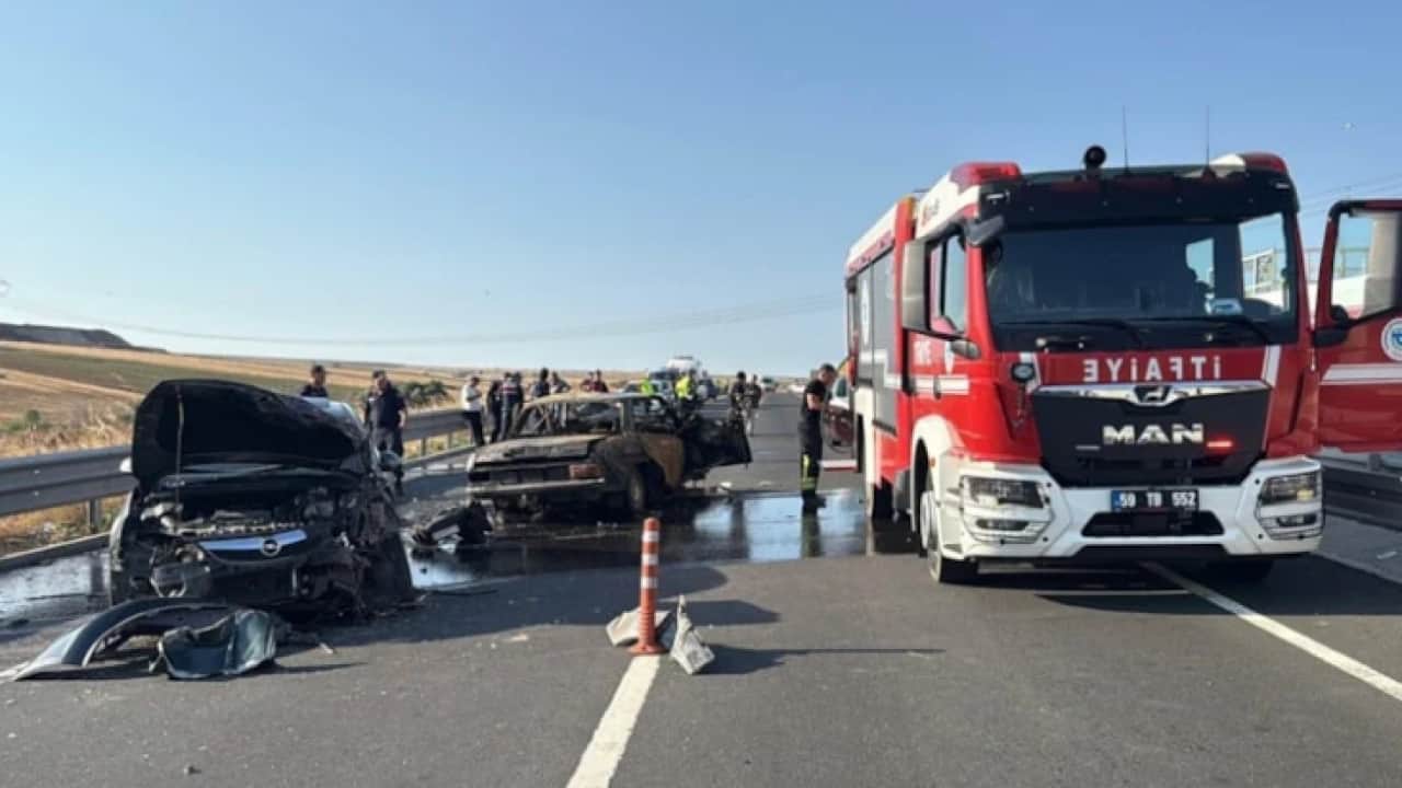 Foto - Yol çalışması felaket getirdi: Araçta sıkışan sürücü yanarak can verdi! 