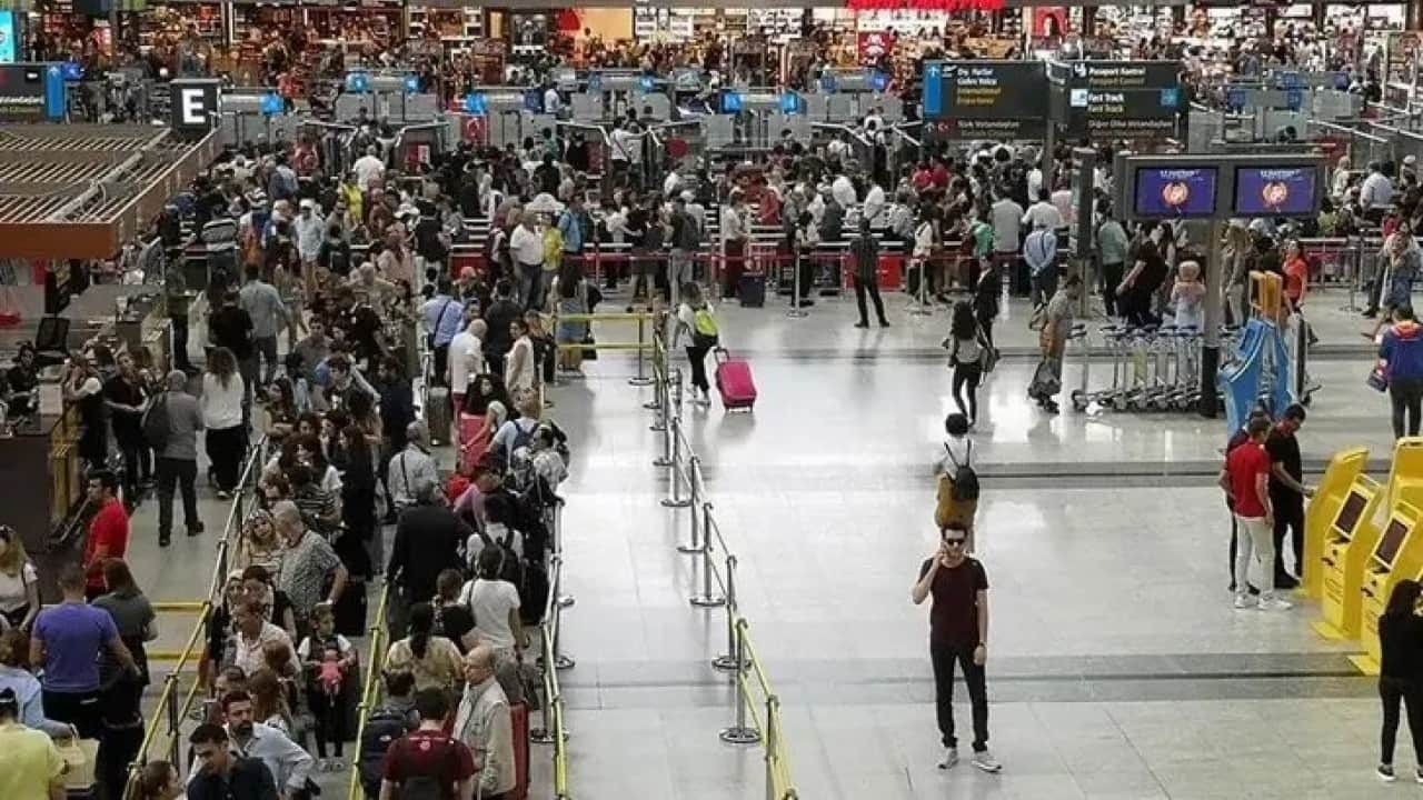Foto - Yolcu trafiğinde yeni rekor Sabiha Gökçen günlük 180 bini devirdi