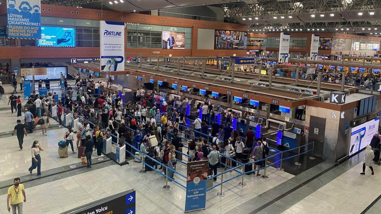 Foto - Yolcu trafiğinde yeni rekor Sabiha Gökçen günlük 180 bini devirdi