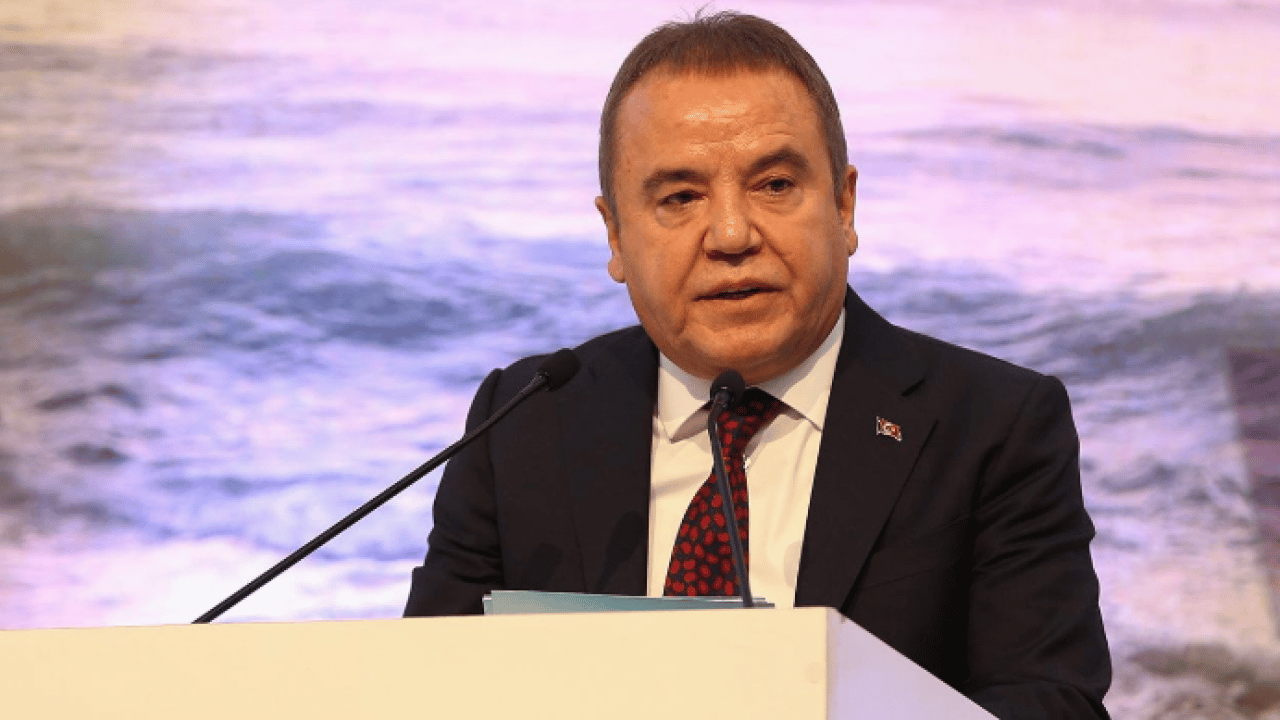 Foto - Yolsuz Eko’nun vurgun çarkından kaçan kaçana! 3 belediye başkanı daha AK Parti’ye geçti