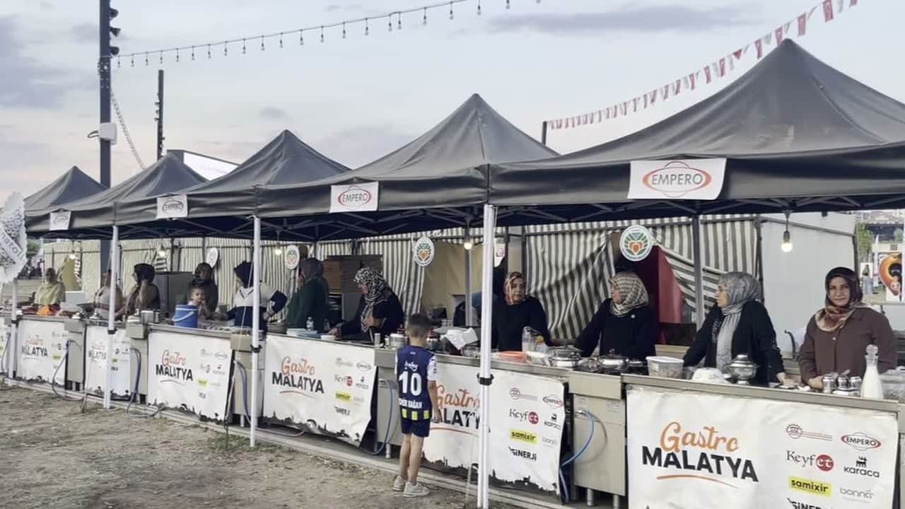 Foto - Yöresel lezzetler için Malatya'da yemek yarışmasında Tiritli köfte yapıldı... Sadece bu yemekten ibaret değil...