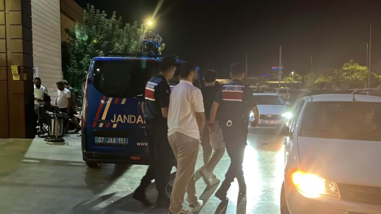 Foto - Yüzsüzlüğün böylesi görülmedi Dolandırıcılara yakınları tam destek verdi!