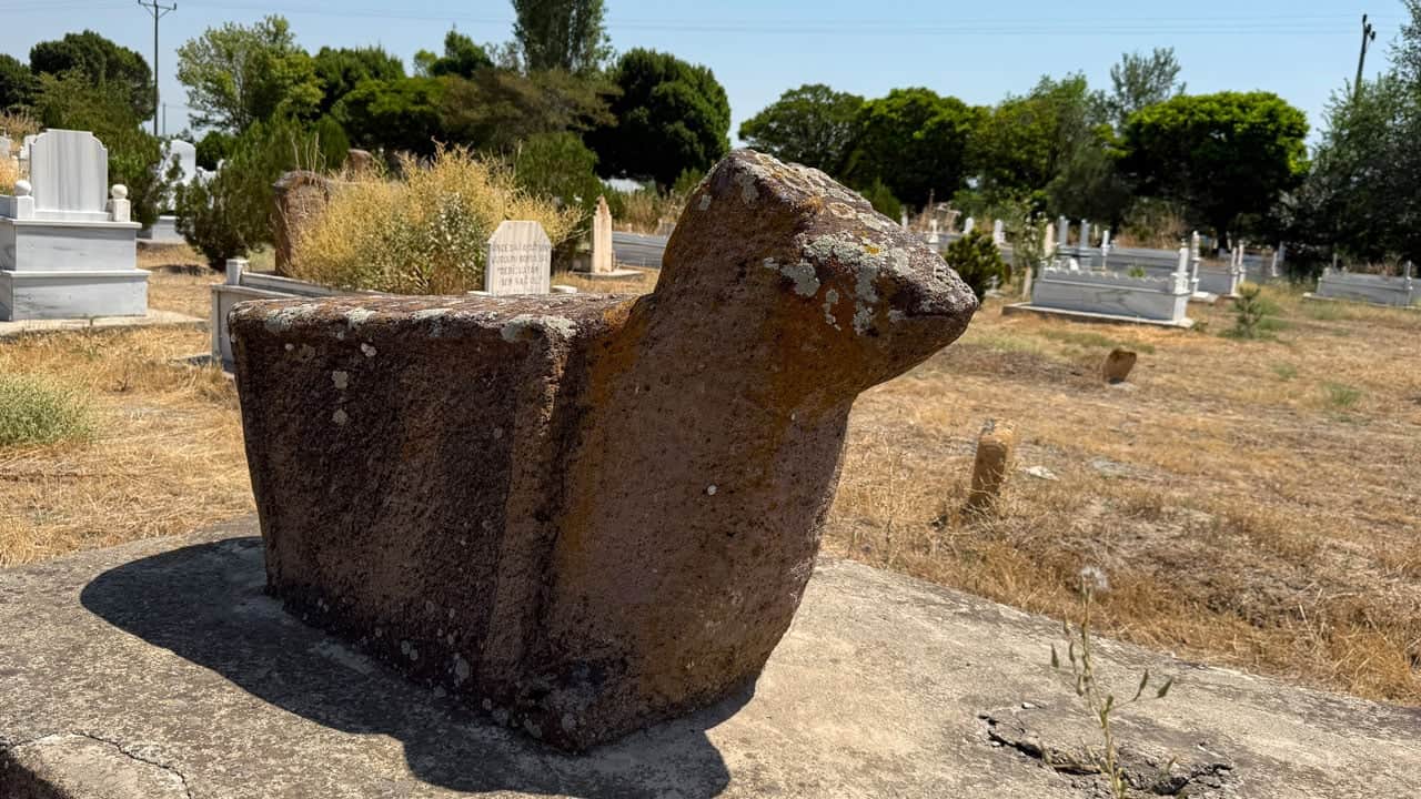 Yüzyıllardır ayakta duruyor! Iğdır’daki koçbaşlı mezar taşlarının sırrı