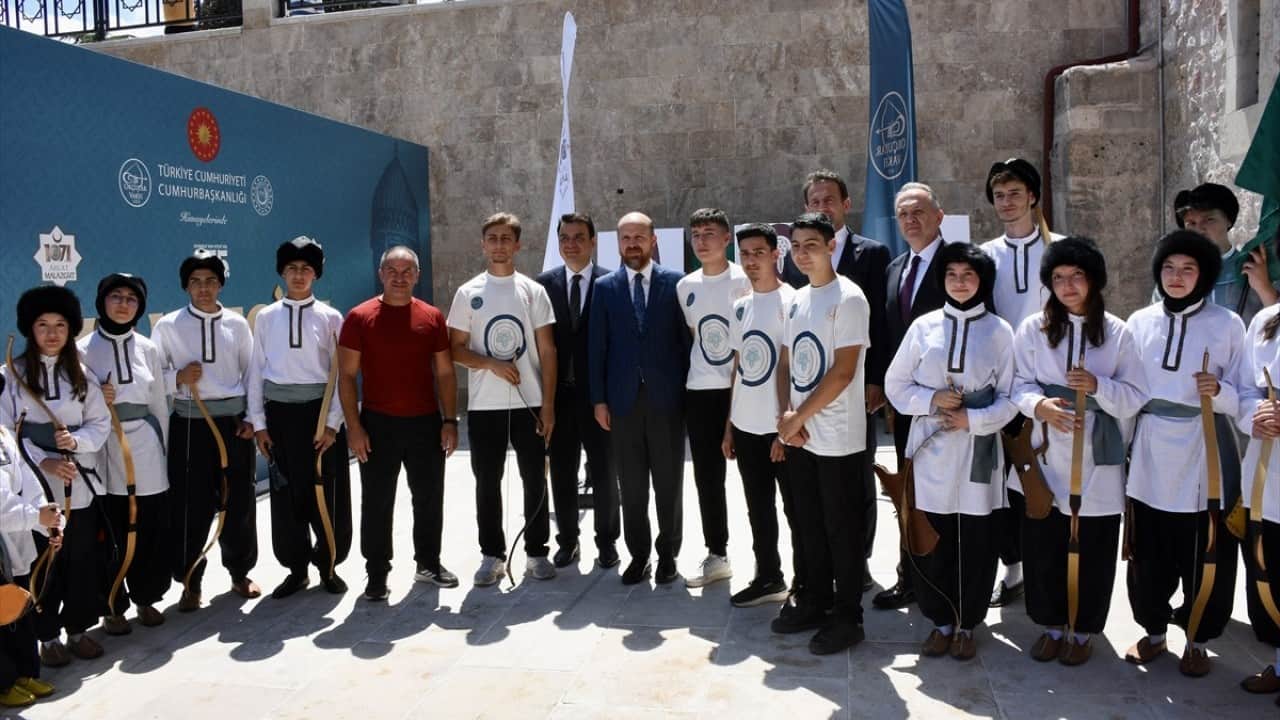 Foto - Zaferin 955. yıl dönümü öncesi program paylaşıldı! Milli birliğin tohumu Malazgirt’te atıldı