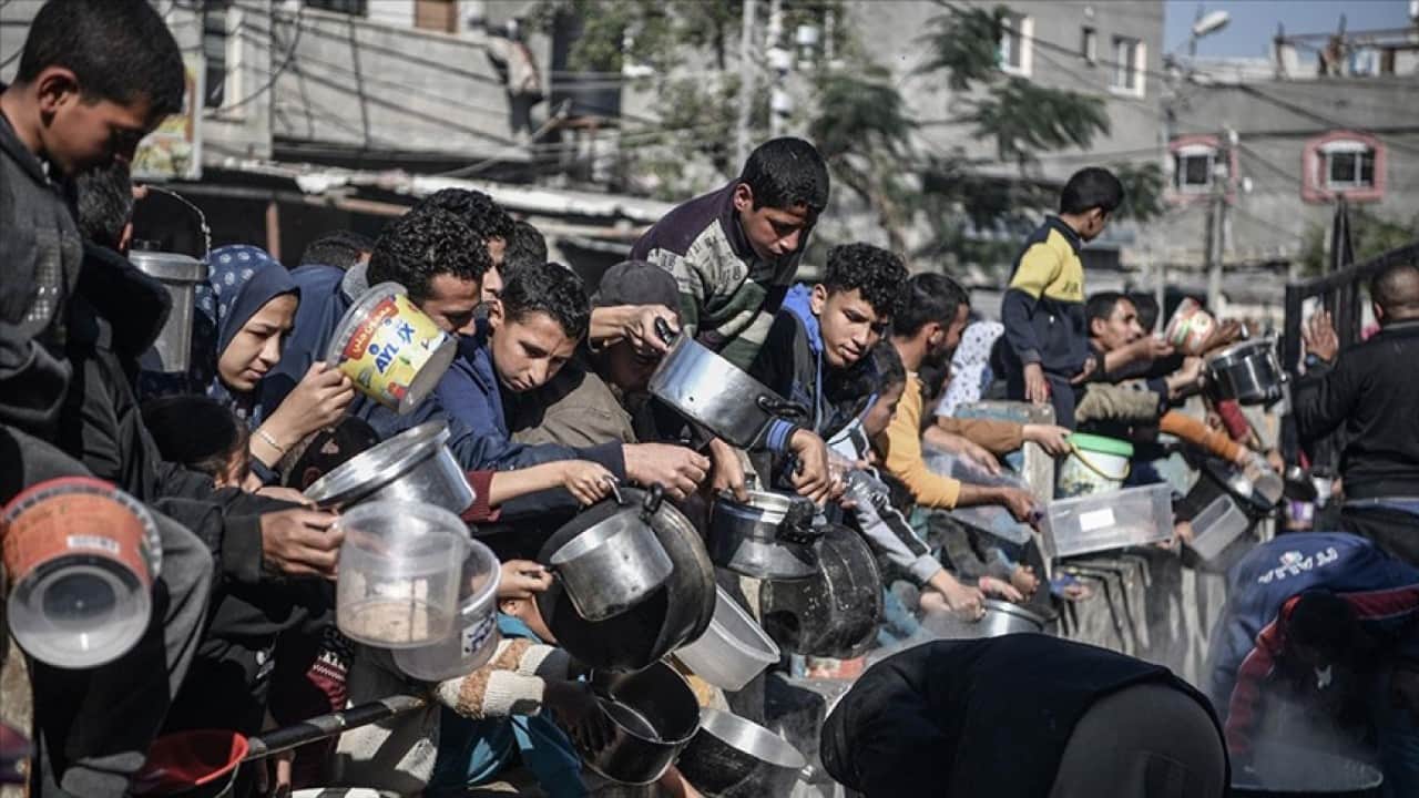 Foto - Zehir soluyup çürük yemek yiyorlar! Gazze'de sistematik soykırım