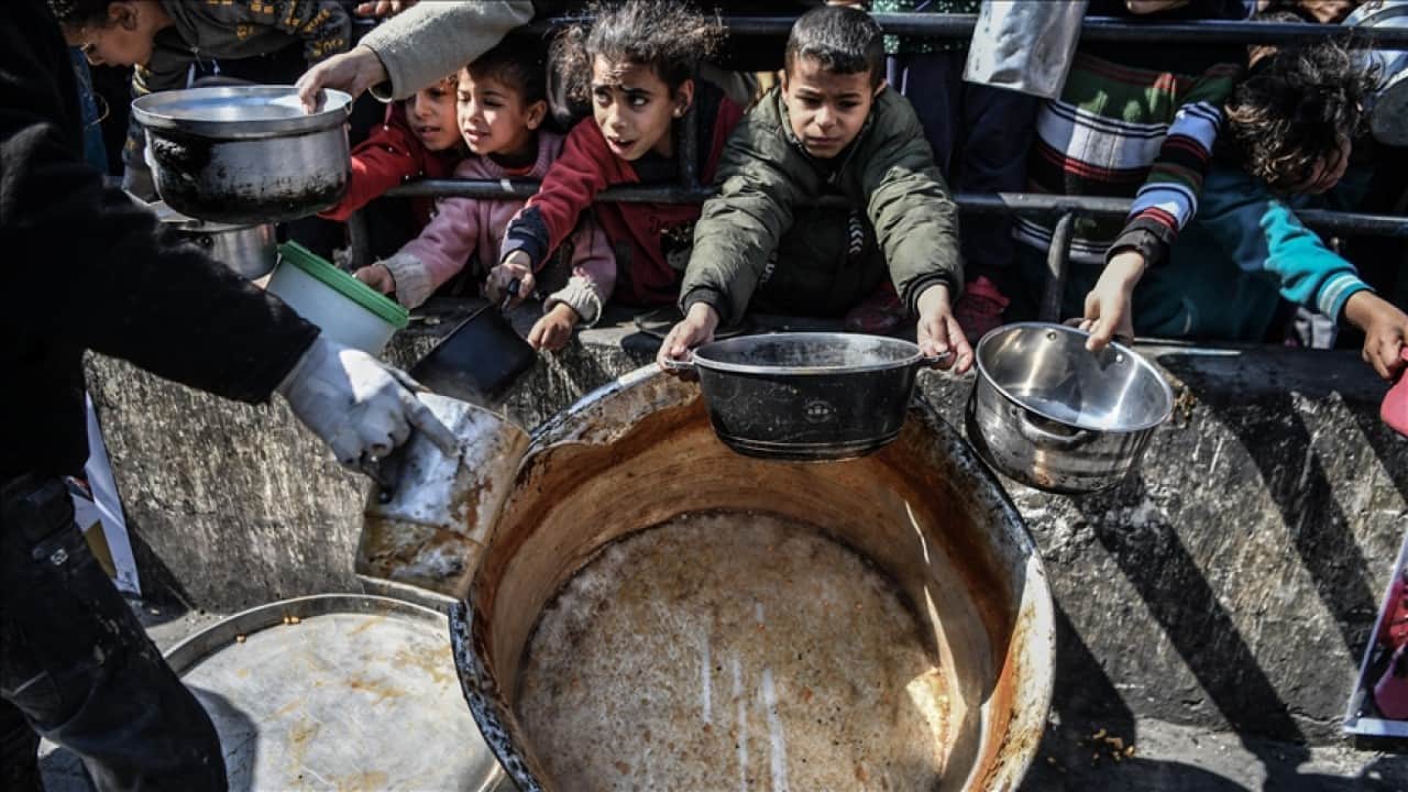Foto - Zehir soluyup çürük yemek yiyorlar! Gazze'de sistematik soykırım