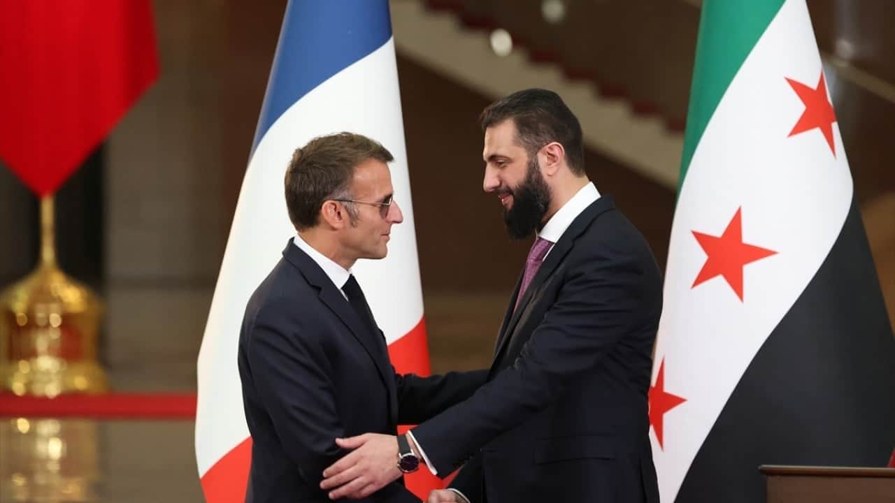 Foto - Zirvede Ahmed Şara ve Macron’u öldüreceklerdi… Hepsi evlerinden alındı!
