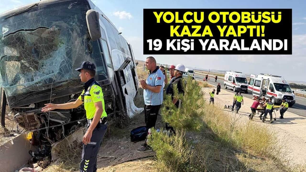 Niğde-Ankara otobanında yolcu otobüsü kaza yaptı:19 kişi yaralandı
