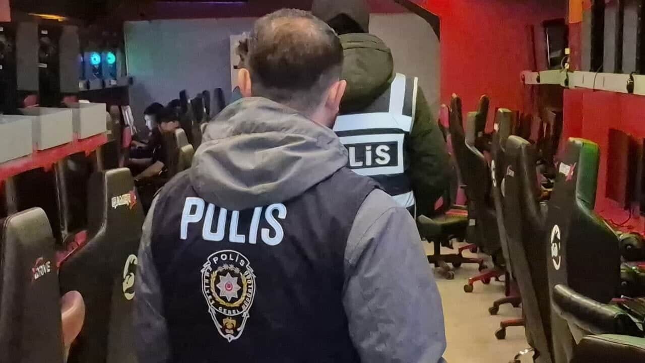 Okul saatinde internet kafede polise yakalanan öğrenciler büyük panik yaşadı