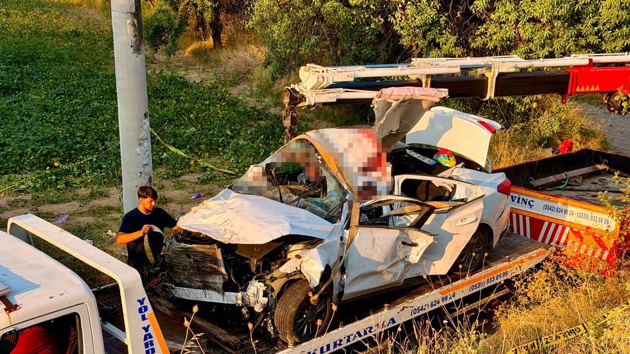 2 kişi hayatını kaybetti! Otomobil takla atıp şarampole devrildi