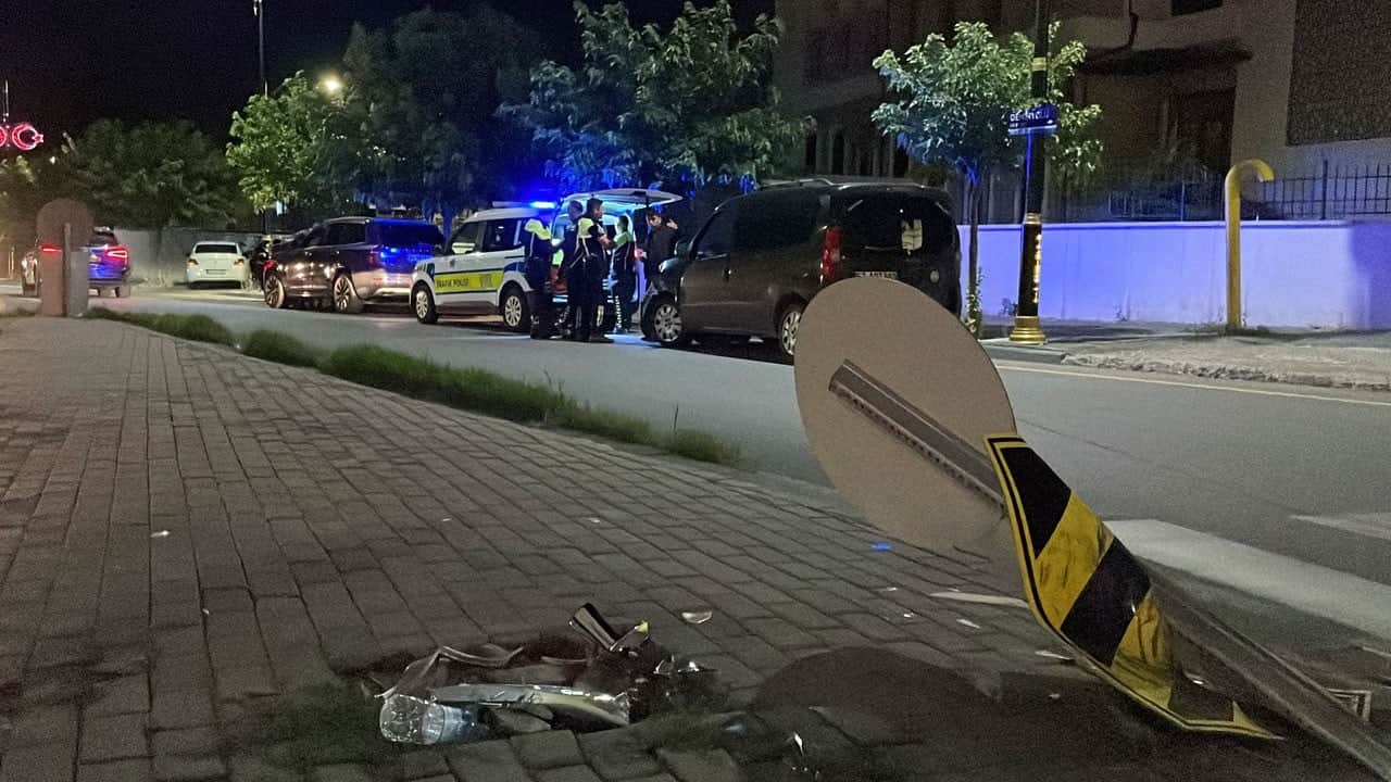 3’ü çocuk 4 kişi yaralandı! Cip ile hafif ticari araç çarpıştı