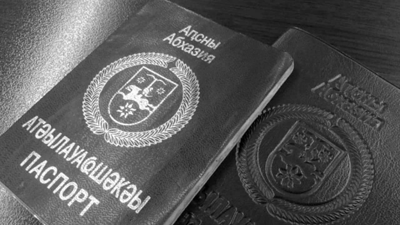 'Abhaz pasaportları ile baskı kurulmak isteniyor'