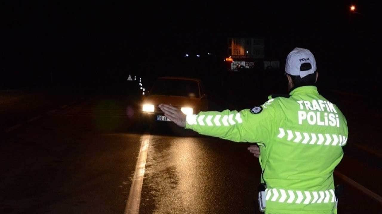 Adana'da trafik denetimi; 126 sürücüye ceza yazıldı