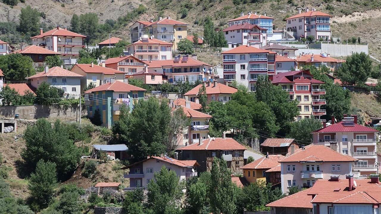Anadolu'nun dağındaki ‘küçük Paris’! Bu köyde herkes Fransızca konuşuyor!