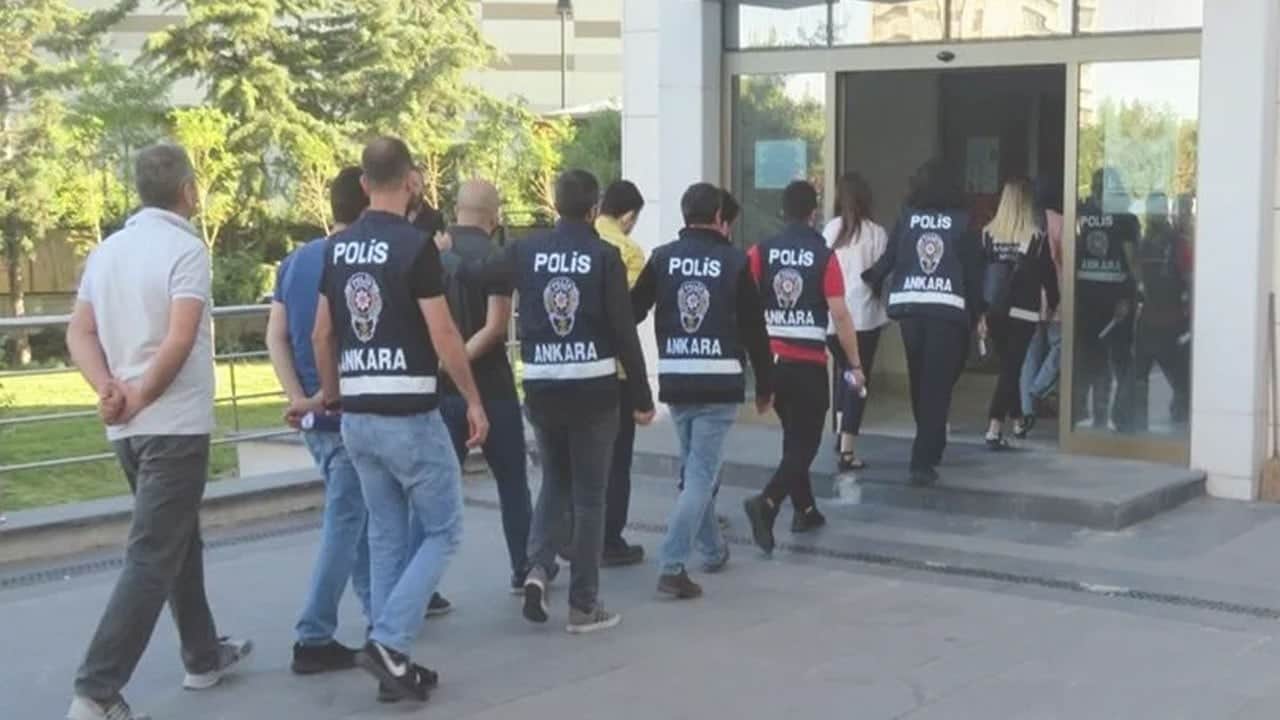 Ankara’da polisten fuhuş ve uyuşturucu operasyonu