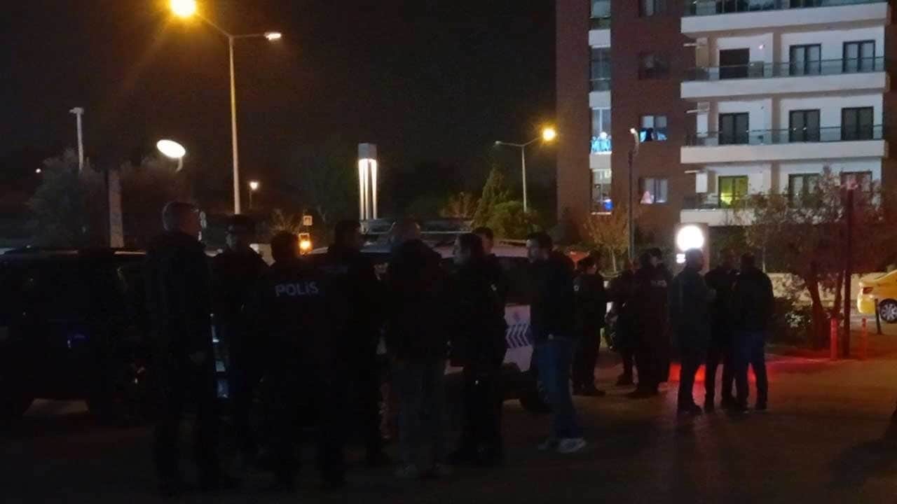 AVM'de bekçilere silah gösterdi! Gözaltına alındı
