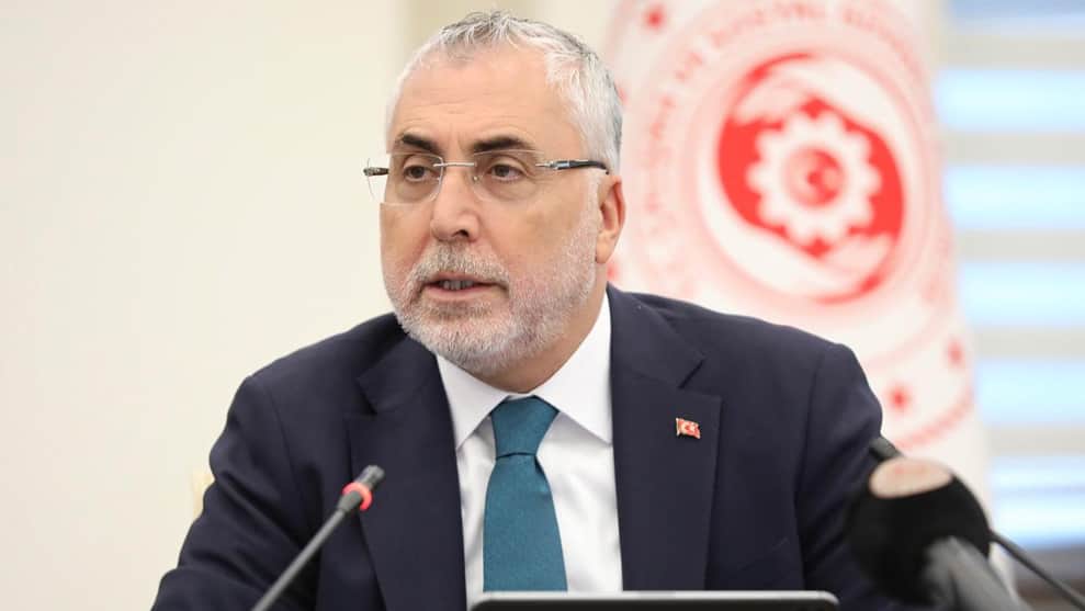 Bakan Işıkhan dijital dönüşümün şifrelerini verdi! Geleceğin mesleklerine hazır olmayan kaybedecek