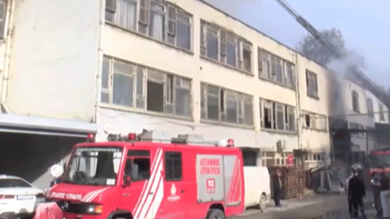 Bakırköy'de fabrika yangını! Ekipler olay yerinde!
