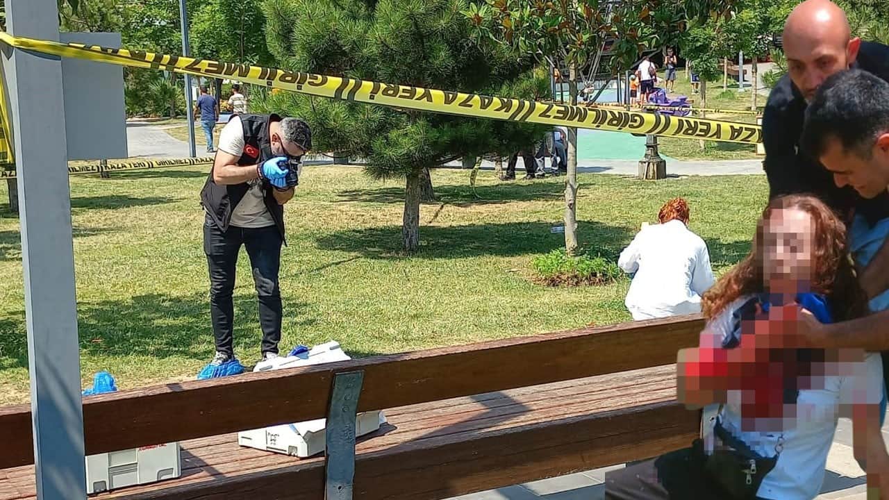 Barışmak için buluştu, boğazından bıçaklayıp kaçtı