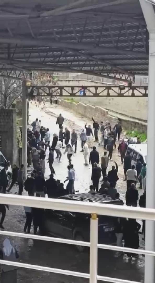 Bayram günü mahalle savaş alanına döndü: 3 ölü, 22 yaralı